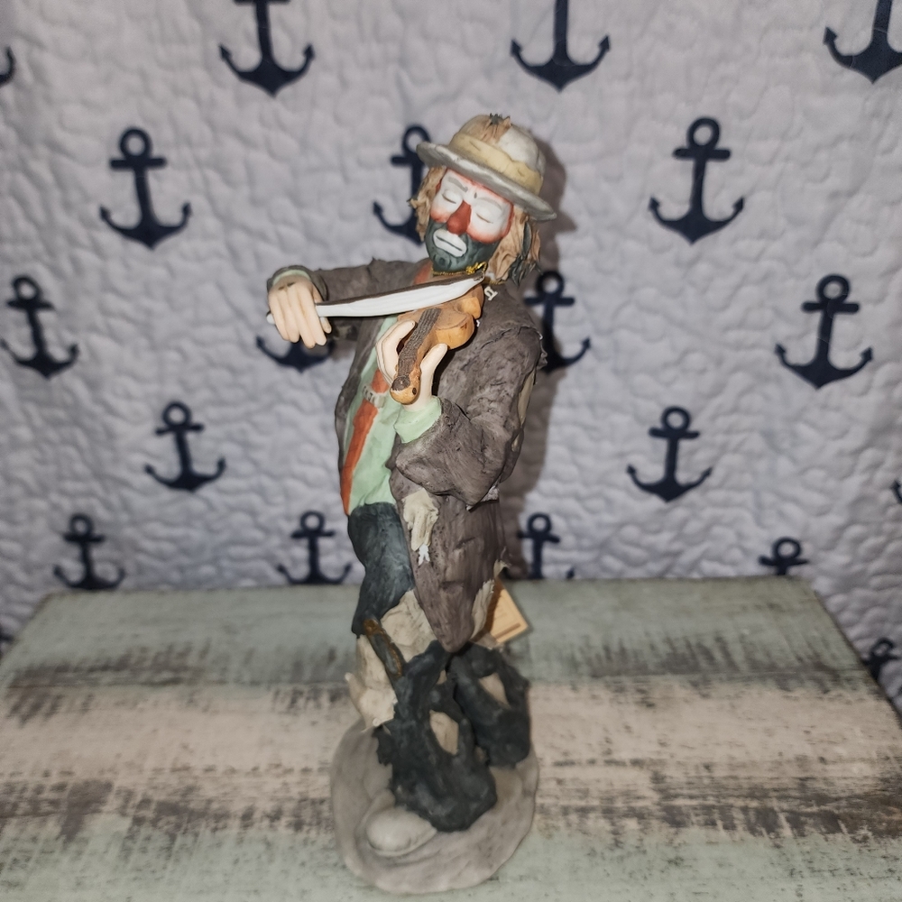 Vintage (1984) Limited Edition Emmett Kelly Jr. "No Strings Attached" Figurine - Picture 2 of 10